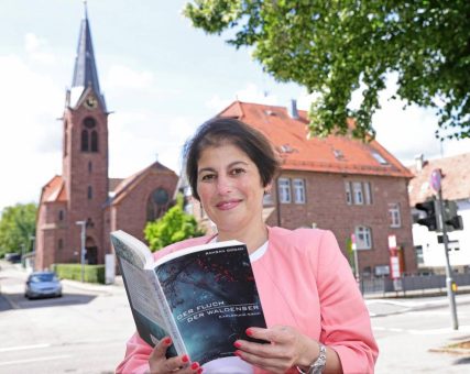 Lesung der Karlsruher Autorin Rahsan Dogan aus ihrem zweiten Kriminalroman „Der Fluch der Waldenser“ am 21. November 2025