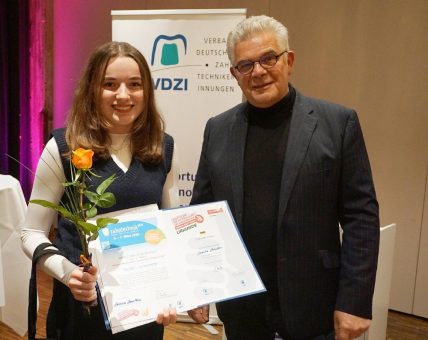 Zahntechnikerin Cornelia Zanuttini ist Deutsche Meisterin im Zahntechniker-Handwerk 2025
