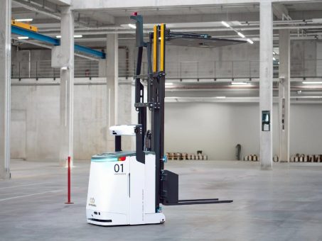 Hersteller von Kunststoffbehältern setzt auf FTS-Lösung von ek robotics