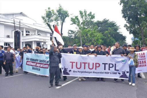 Indonesische Kirchen und Gemeinden demonstrieren gegen Weiterbetrieb der umweltschädlichen Zellstofffabrik PT Toba Pulp Lestari