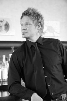 Integration mal ganz anders! Ein deutscher Rechtsanwalt singt türkische Lieder