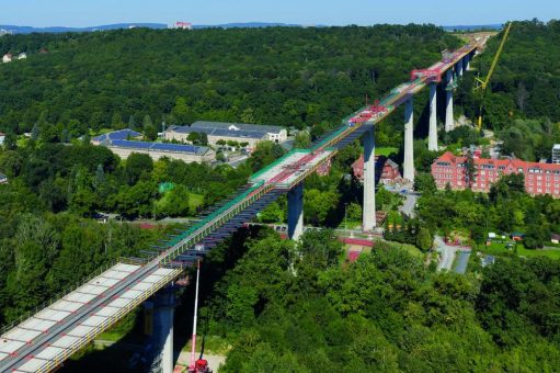 Filigrane Brückenkonstruktion und komplexe Baumaßnahme in 70 m Höhe