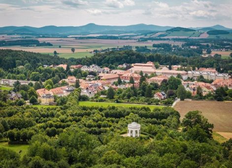 Herrnhuts Geschichte digital entdecken:  Neuer Audioguide für die UNESCO-Welterbestätte