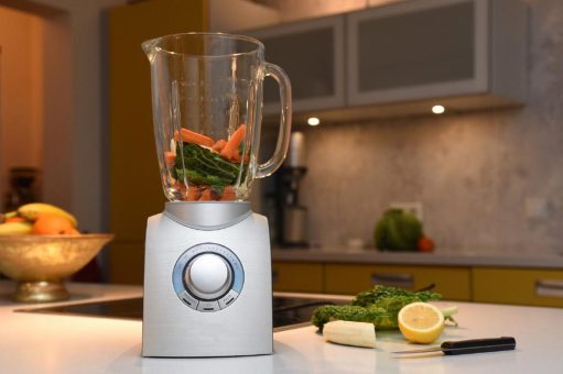 Von Pesto bis Proteinshake: TÜV SÜD-Tipps für den richtigen Standmixer