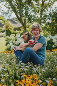 Katrin Iskam geht 2027 erneut auf große Live-Tour – „Gärtnern ohne viel Geschiss“