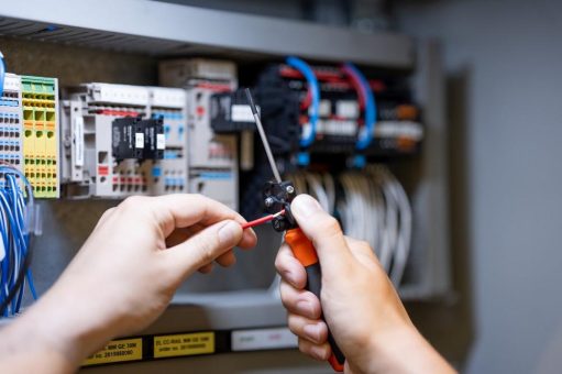 swifty® CS: Schneiden und Abisolieren in einem Werkzeug