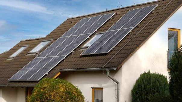 PV-Flächen optimal nutzen: Dach, Fassade oder Solarzaun im Vergleich
