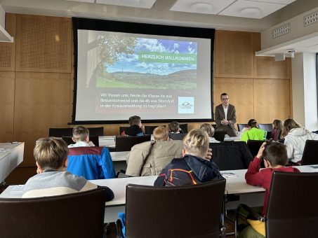 „Freundebuch“ und Kreisverwaltung