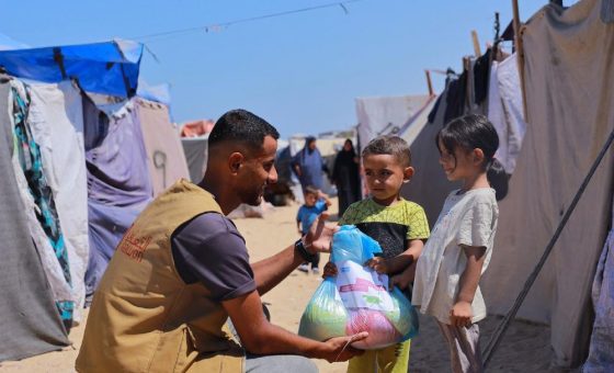 DATA MODUL stärkt Zukunftsperspektiven für Jugendliche in Ecuador