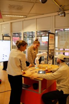 Fit fürs Studium: Online-Deutschkurse mit der Welt der Robotik verknüpft