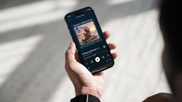 Tourismus-Agentur Nordsee GmbH startet mit KI-Robbe „Fiete“ den neuen Podcast „53Grad-Nordlichter“ – echte Küstenmenschen, digital  erzählt