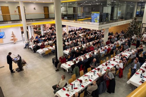 LEONHARD WEISS würdigt langjährige Wegbegleiter