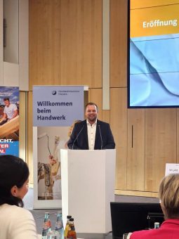 Robert Wüst als AMH-Vorsitzender einstimmig bestätigt