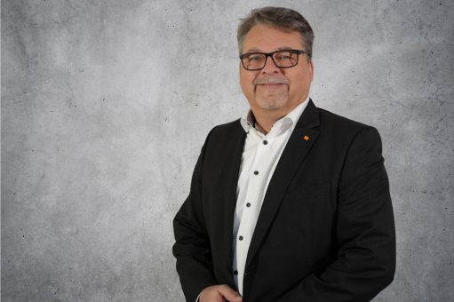 Stabwechsel in der Geschäftsführung: Nach mehr als drei Jahrzehnten übergibt Andreas Bek die Leitung der Verbandsgeschäftsstelle bzw. die Hauptgeschäftsführung zum 1. Januar 2026 an Andreas Hausch.