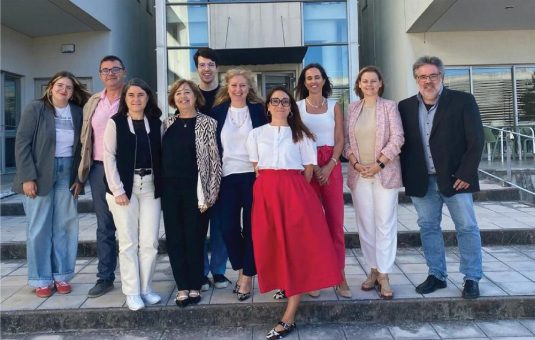 Neue Wege für Familien: Hochschule Osnabrück fördert positive Elternschaft und gewaltfreie Erziehung