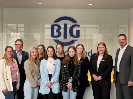 Acht neue Azubis: BIG direkt gesund bildet in drei Berufen mit Zukunft aus