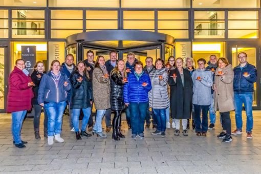 Aktion zu „Orange the World“: Die BIG sagt mit orangenen Lichtern NEIN zu Gewalt an Frauen