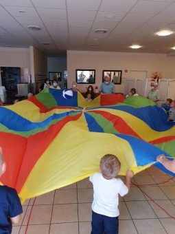Gemeinsam Gesundheit erleben: Projekt Regenbogenland verbindet Generationen mit Gesundheit