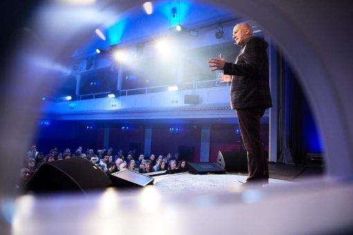 KI-Kultur: Neuer Vortrag „Kultur der KI-Zukunft – raus aus dem Tabellenkeller“