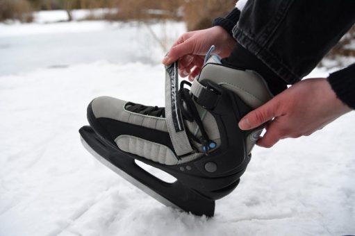 Tipps zu Kauf und Pflege von Schlittschuhen von TÜV SÜD
