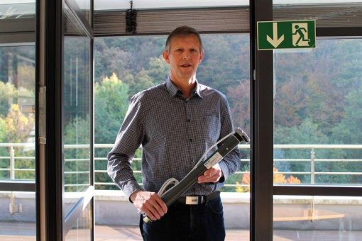 Für alle Einbausituationen: SELVE-Antriebe mit Nothandkurbel machen den Weg frei