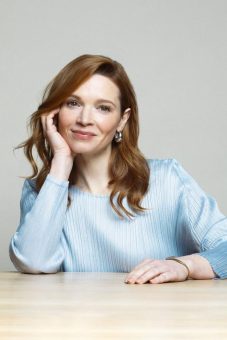 Karoline Herfurth erhält beim BLAUE BLUME Award 2026 den Ehrenpreis