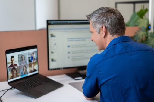 Virtuelle Hintergründe im digitalen Arbeitsalltag: Wie Teams online professionell auftreten – den ganzen Tag über