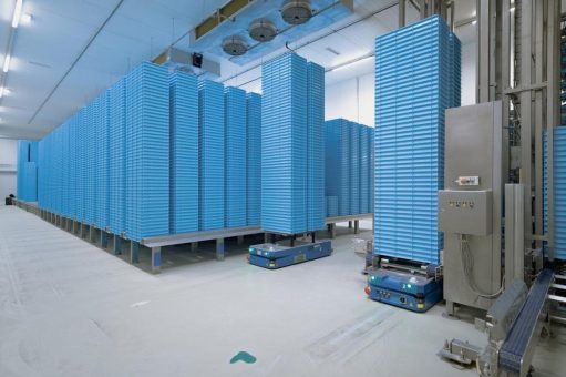 Unterfahr-FTS von BÄR Automation