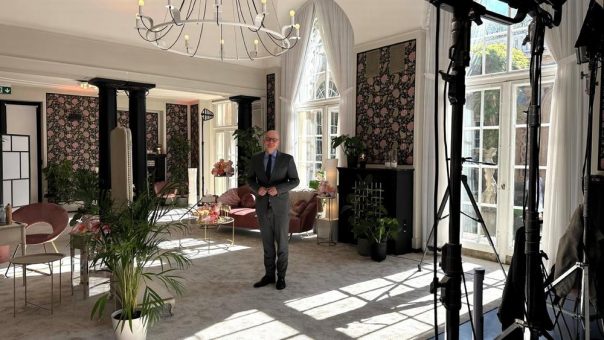 Trauungen des Netflix Serienhits „Love is Blind: Germany“ Staffel 2 wurden im Bad Kissinger Regentenbau gedreht