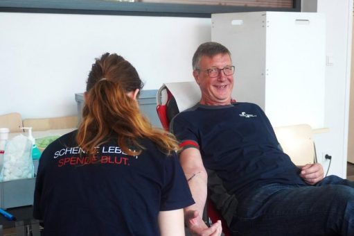 Betriebsgelände wird zum Blutspendezentrum: vier Weimarer Unternehmen zeigen Engagement