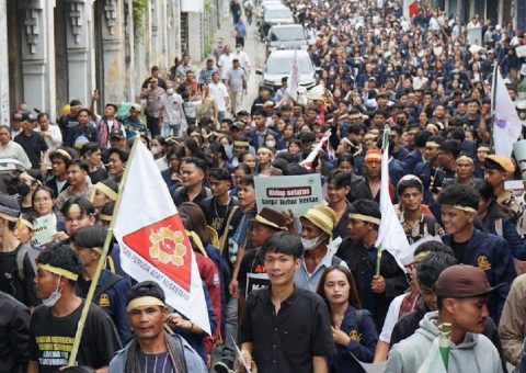 Indonesische Regierung entzieht Zellstofffabrik die Betriebslizenz