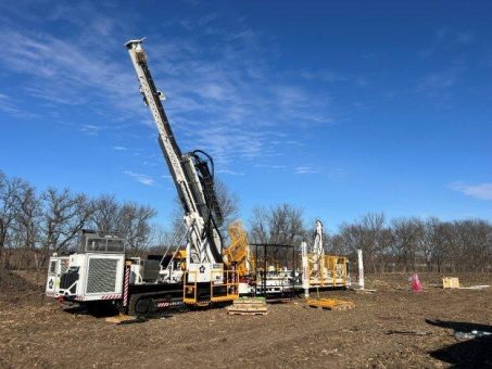 Apex mobilisiert erstes Bohrgerät für das Seltenerdmetallprojekt Rift in Nebraska (USA)