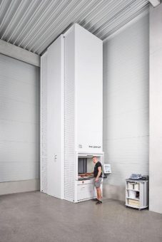 Popp setzt auf den Hänel Lean-Lift® für kompakte, optisch integrierte Materialbereitstellung