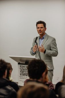 Sophienschule erhält Karl-Heinz Siemer Jugend-Demokratiepreis