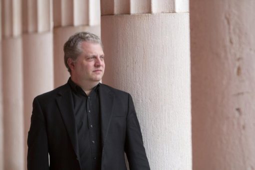 Organist Stephen Tharp spielt Werke von Bach, Vierne u. a.