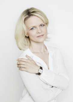 Organistin Iveta Apkalna spielt Werke von Bach und Philip Glass