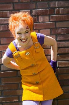 Kinder können sich online mit Hexe Kleinlaut zum Singen verabreden