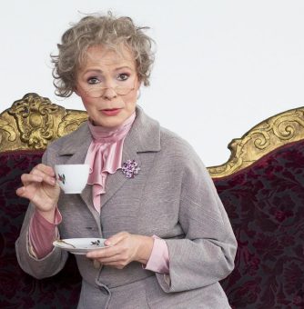 „It’s Teatime“ stimmt auf Premiere „Kain und Abel“ ein