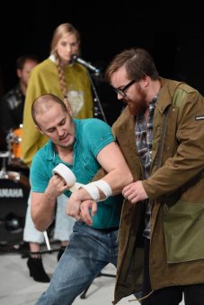 Jugendstück „Auerhaus“ in Gebärdensprache