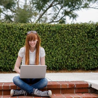 EF bietet kostenlose Online-Sprachkurse & Workshops