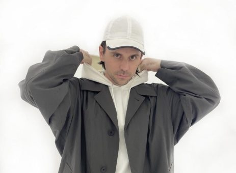 „Sprachkunst“: Leif Randt stellt seinen Roman „Let’s talk about feelings“ an der Muthesius Kunsthochschule vor