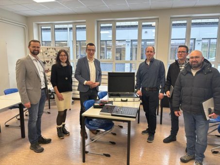 Investition in die Fachkräfte von morgen: Vogelsbergkreis investiert 172.000 Euro in Kfz-Bereich an der Vogelsbergschule in Lauterbach