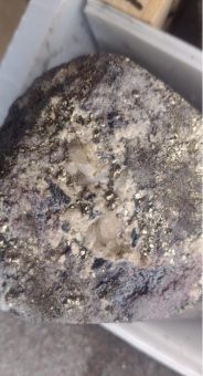 Regency Silver bohrt drittes Bohrloch in breiten Zonen mit sulfid- und spekularithaltiger Mineralisierung – Bohrungen sind im Gange