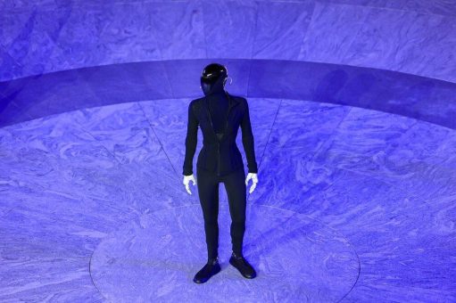 Humanoider XPENG Roboter Next-Gen IRON geht aus dem Labor in die Öffentlichkeit