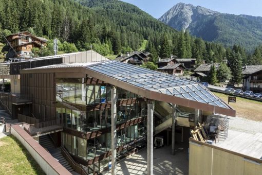 Wenn Präzision auf Panorama trifft: Glaslösungen für alpine Architektur im Zeichen der Winterspiele