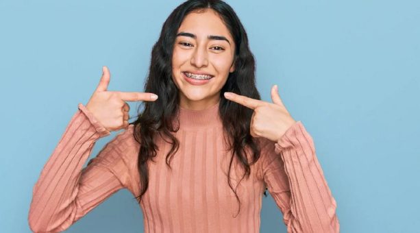 Mundgeruch in der Pubertät: Ursachen verstehen und richtig handeln