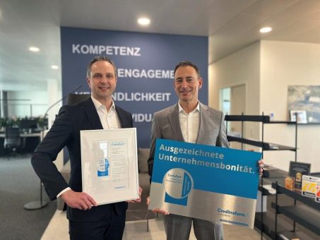 io erhält das CrefoZert: Starkes Signal für finanzielle Stabilität und Zukunftssicherheit