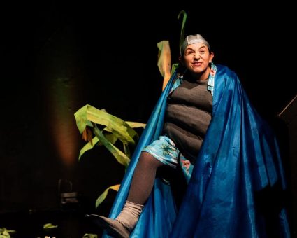 „FlussPferde“ in Kloster Irsee:  Irseer Kinder erleben exklusive Aufführungen des Jungen Landestheaters Schwaben