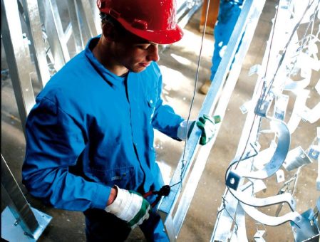 Fachkräfte sichern, Zukunft  gestalten: In 12 Monaten zur Fachkraft Feuerverzinken