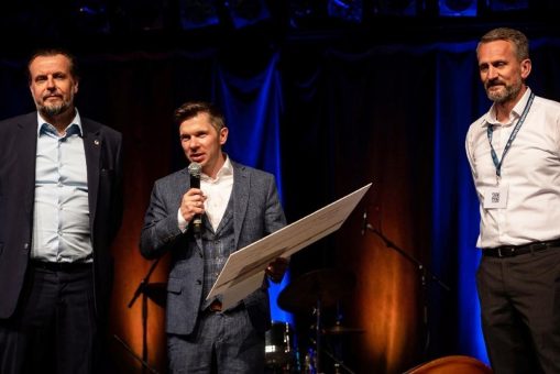 Erfolgreiche Charity-Veranstaltung beim Branchenevent des Industrieverbands Feuerverzinken: Spendenübergabe an das Kinderhospiz in Olpe